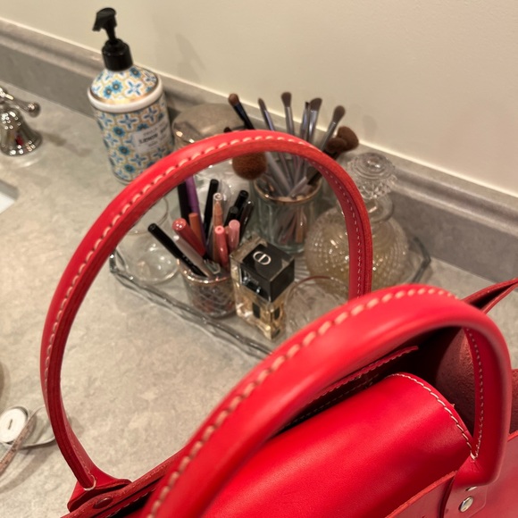 ❤️FINAL REDUCTION❤️. PRICE FIRM.
Vintage Kate Spade Handbag - Picture 12 of 14